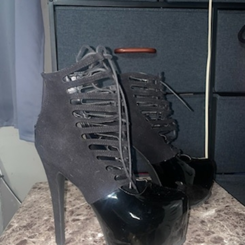 Steve Madden Black Lace-Up Platform Heels